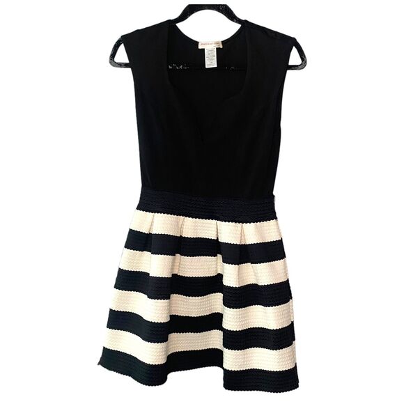 A'gaci Black and White Striped Fit and Flare Pleated  Mini skirt Dress Large - Picture 6 of 13